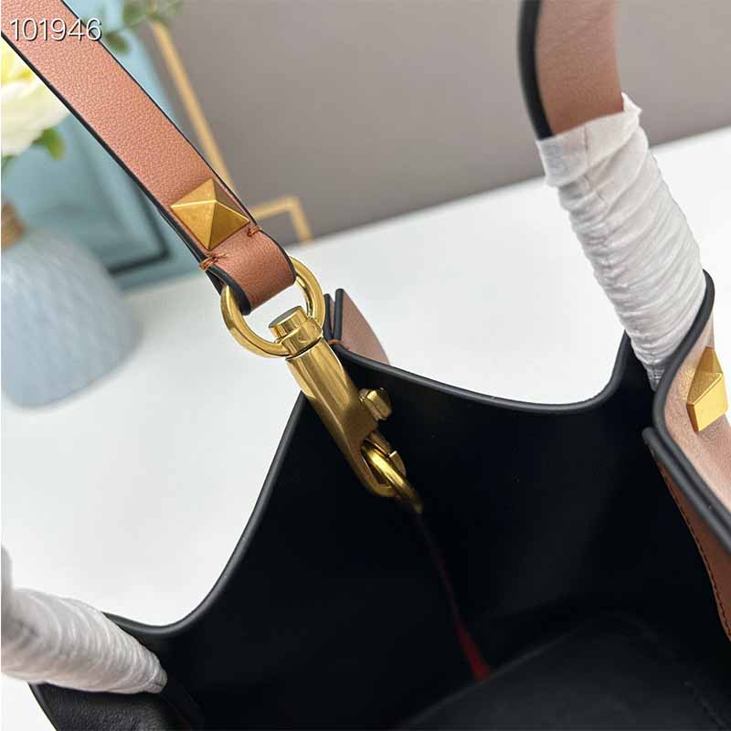 10A Luxury shopping bag designer Cowhide women Tote bag Large handbag Metal V Stylish shoulder bags Vintage brass rivet Decoration Handbags purse 31CM