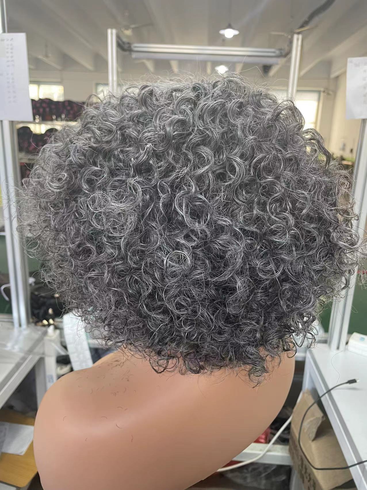 Perruque courte de cheveux gris sel et poivre, mélange de noir et blanc, perruque de cheveux humains gris pour femmes noires, perruque sans dentelle naturelle bouclée