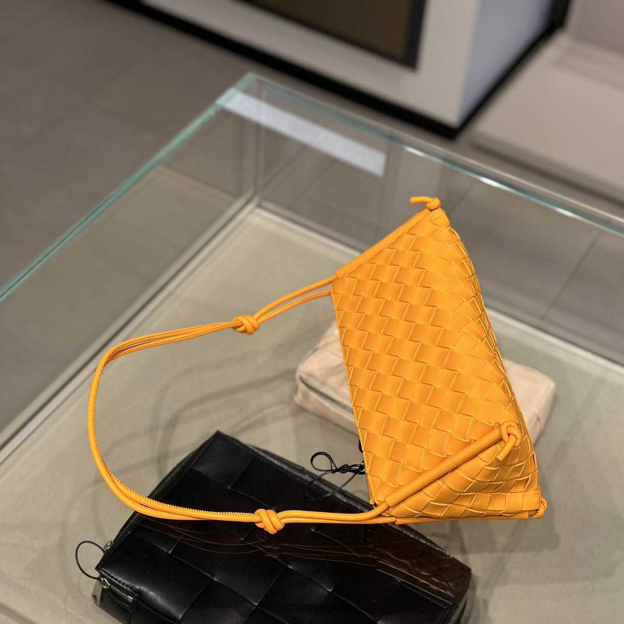 Femmes designer Botteg Vena Sacs Intrecio Underarm Handbag Orange X