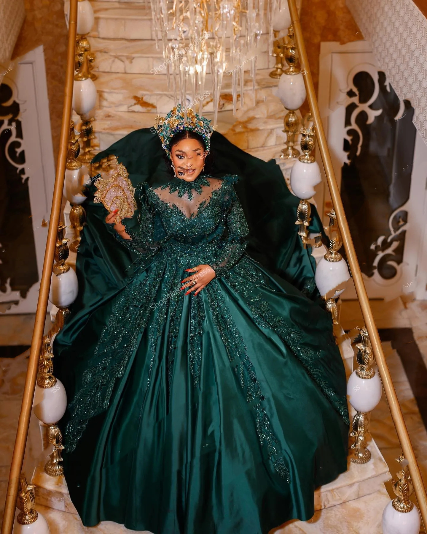 Gorgeous Hunter Green Satin Prom Dresses For Arabic Women 2023 High Neck Long Sleeves Lace Appliques Plus Size Formal Evening Occasion Gowns