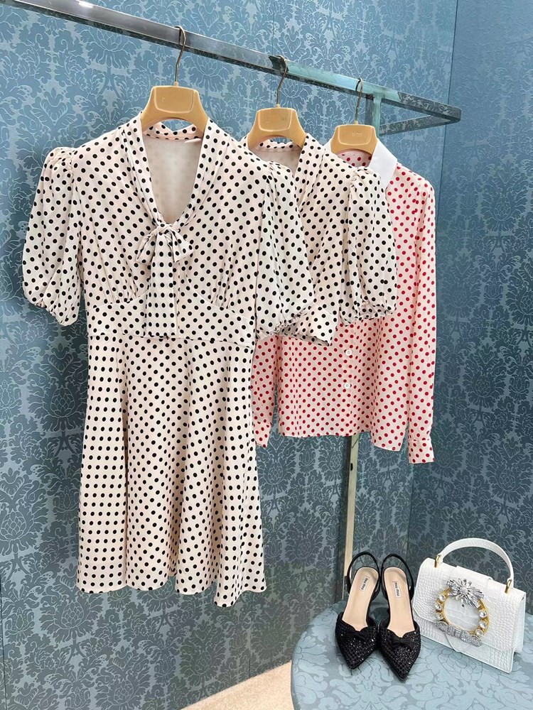 2023 Summer White Polka Dot Ribbon Tie Bowknot Dress Short Sleeve Round Neck Buttons Knee-Length Casual Dresses S3S01M093