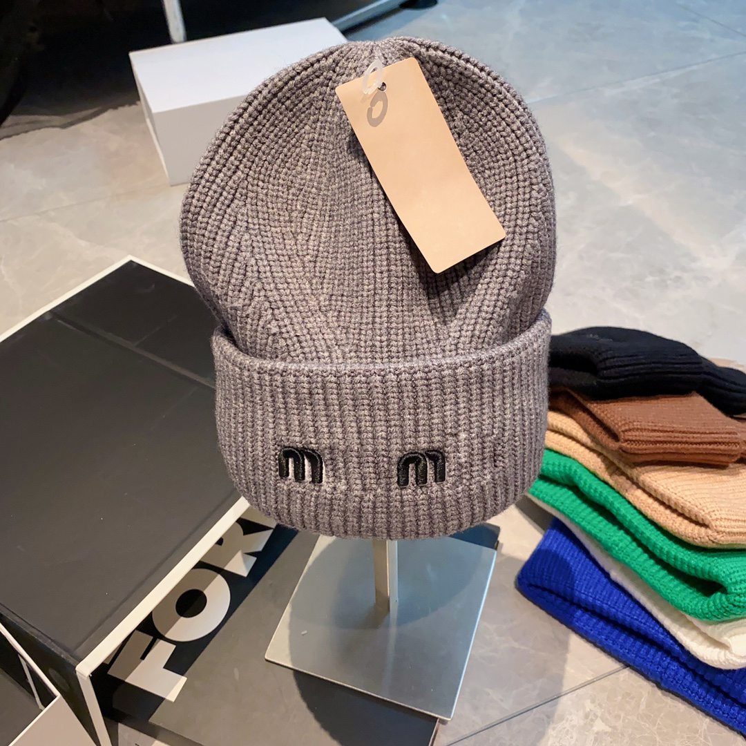 Par godisfärg höst och vinter värme designer beanie hatt kvinnor mössa utomhussporter 50% ull kanin hårbrev broderi casquette