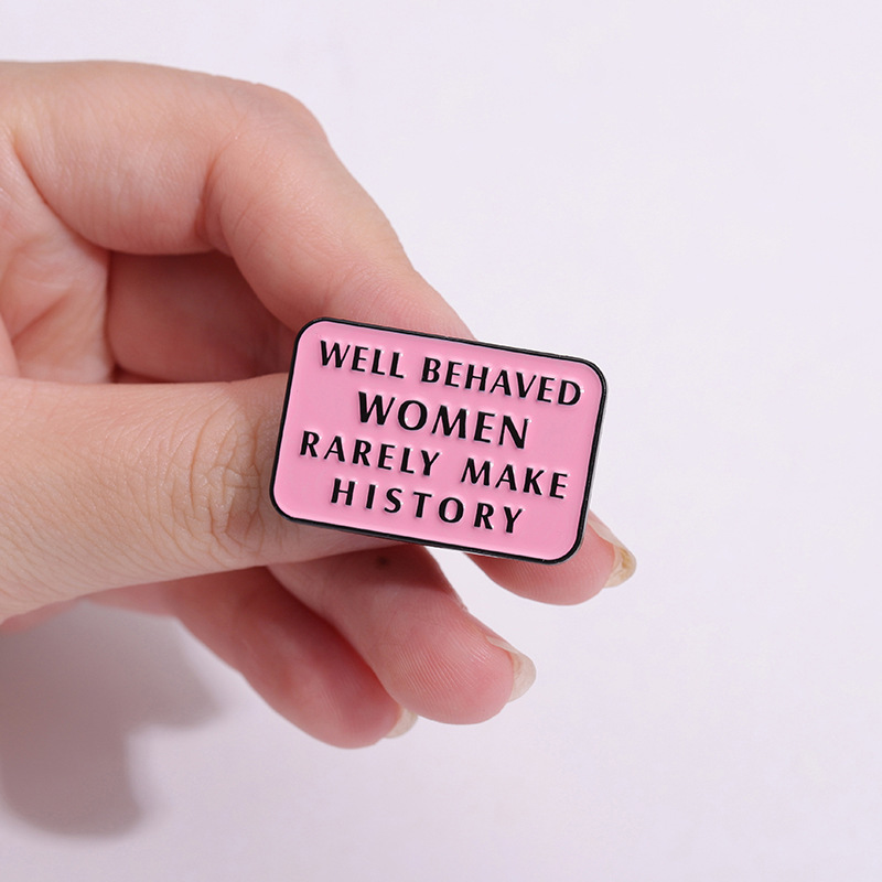 Brooches Pin for Women Pink Color Women Make History Funny Badge and Pins for Dress Cloths Bags Decor Cute Enamel Metal Jewelry Gift for Friends Wholesale