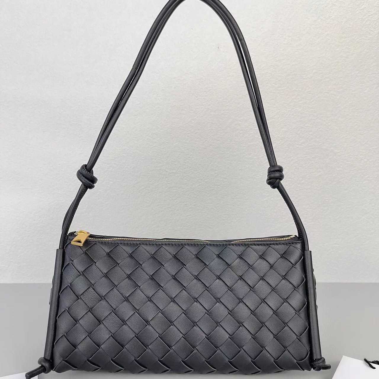 7A Kvinnor handväskor bvs handhållna fårskinn vävd underarm tote shopping handhållen en axel crossbody xmaji