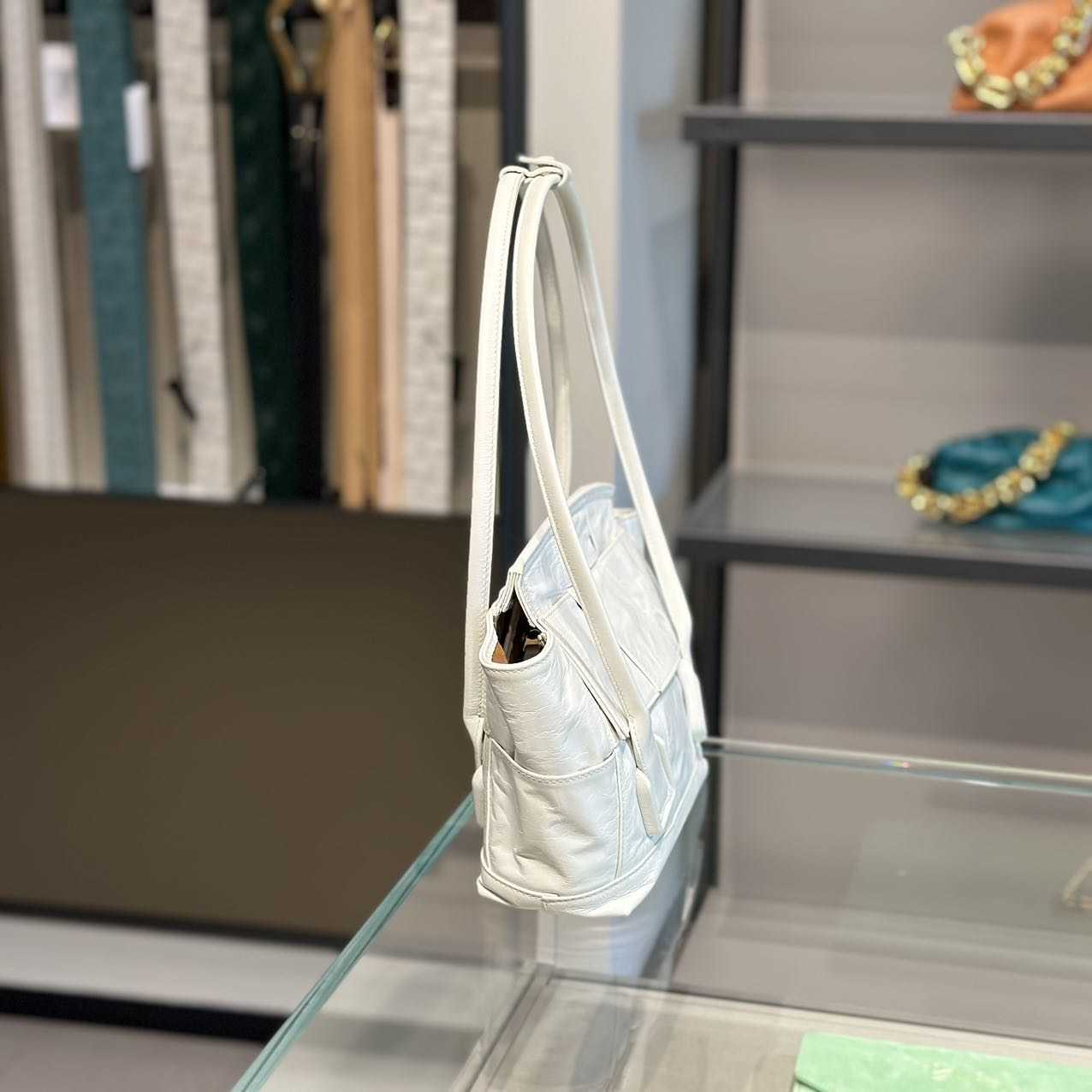 7A Sacs à main authentiques Femmes Designer Botteg Vena Sacs Wax Skin Blanc Sac à main Une épaule X7V9T