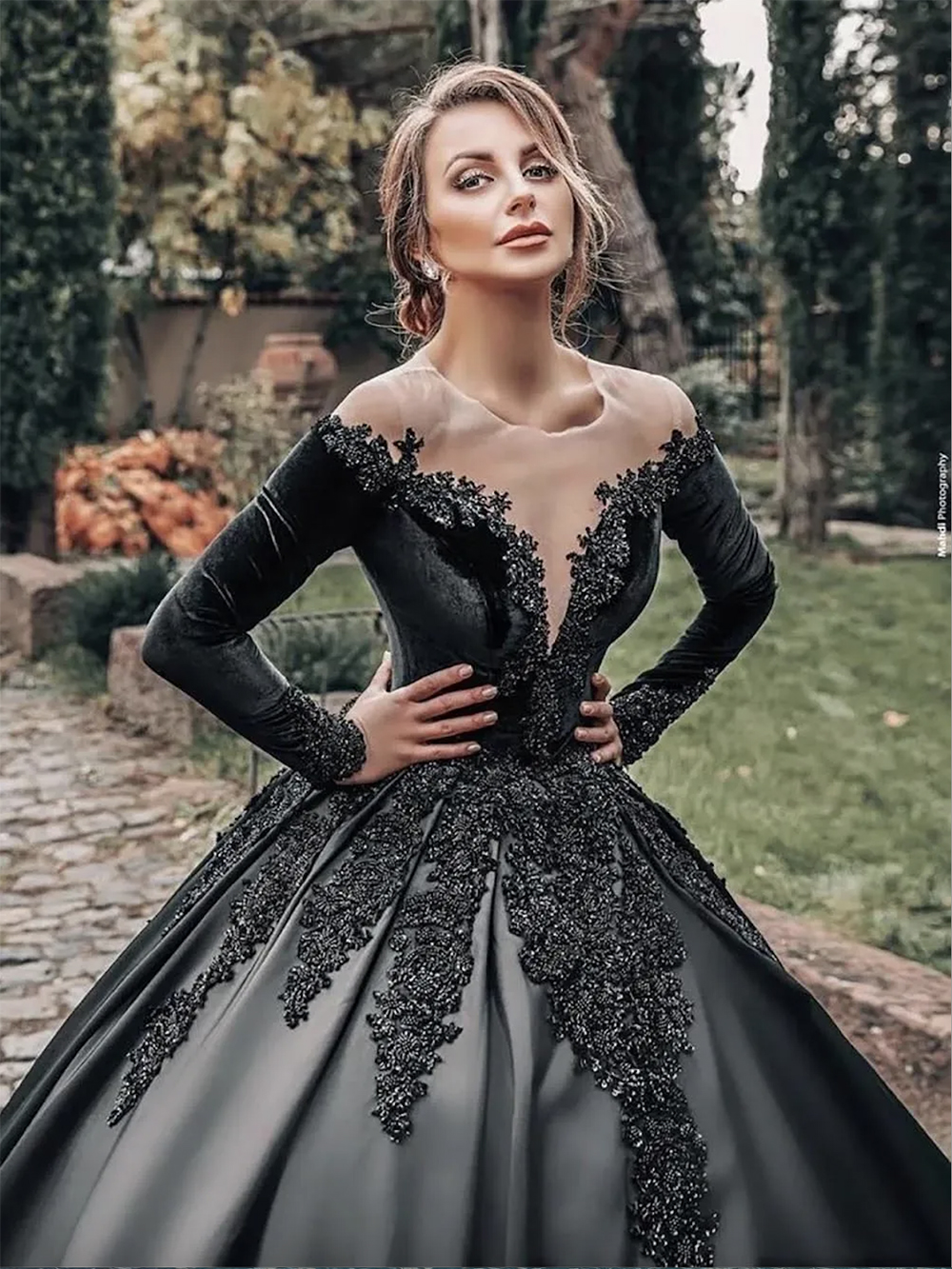Bridal Gowns Black Wedding Dresses Formal Long Sleeve Satin Applique Beaded Illusion Plus Size New Custom Button A Line O-Neck