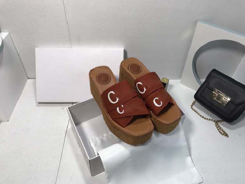 Classic designer slippers with thick soles whole embroidered casual sponge cake sandals genuine leather one line slipper
