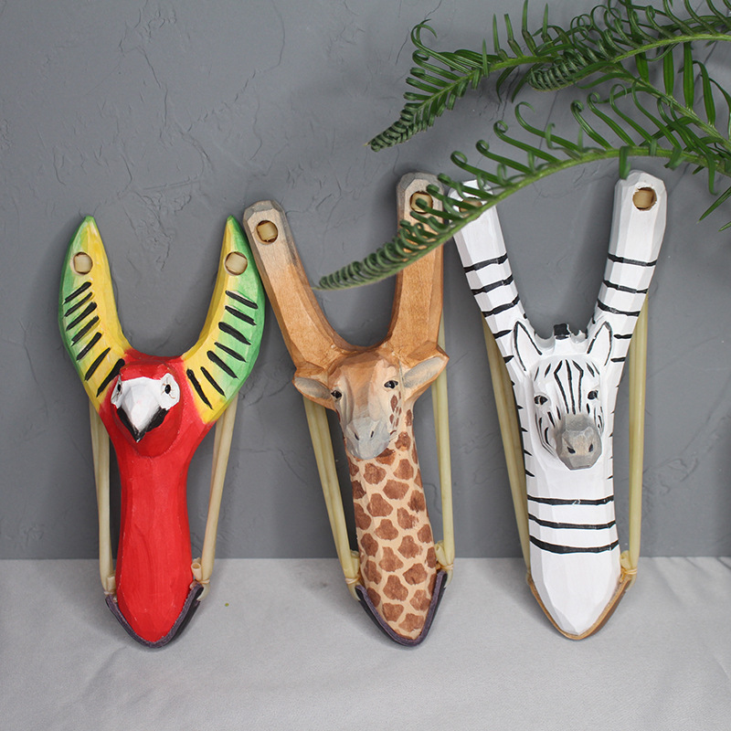 Party Favor Creative Wood Carving Animal Slingshot Toy Cartoon Animals Hand-Painted Wooden Statue Doll Crafts Kids Favorite Gift for Outdoor