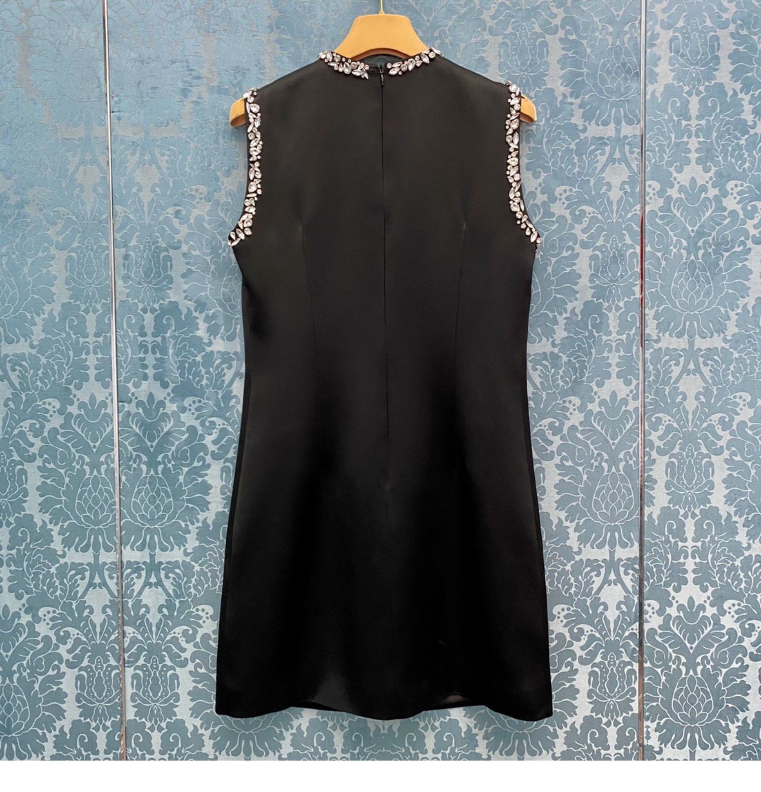 2023 Summer Black Solid Color Dress Sleeveless Round Neck RhinestoneShort Casual Dresses S3S01M160