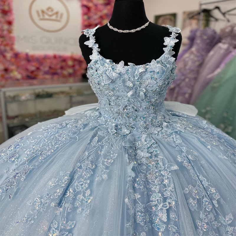 Sky Blue Shiny Elegant Quinceanera Dresses STEEVELESS BEADED Applicques Flower Ball Gown Vestidos de 15 Anos Sweet 16