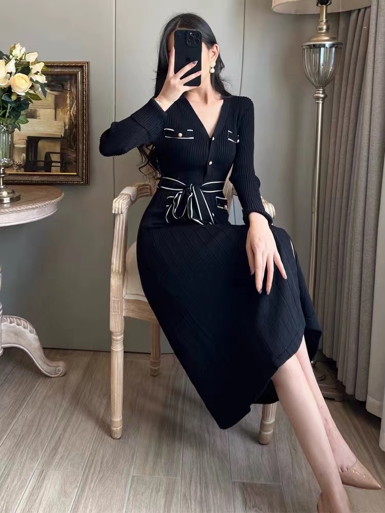 Basic Casual Dresses Sexy Autumn Single-Breasted Casual Pullover Sweater Vestidos Elegant Simple Office Dress Women's V-Neck A-Line Dresses 2024