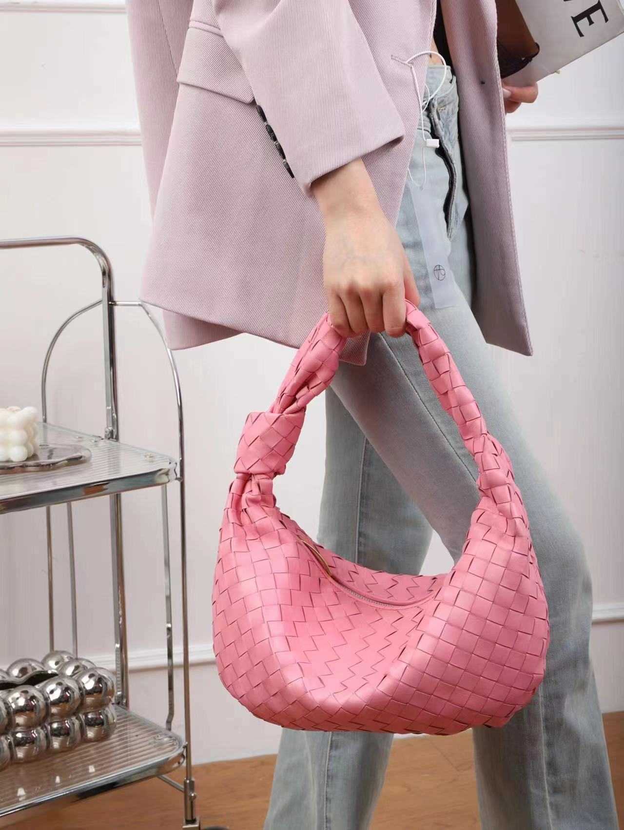 Designer Luxury New Handbags Botteg Vene Baodishjia's same type of sheepskin woven cloud bag large bag casual knotted handbag bag tide XR5GM