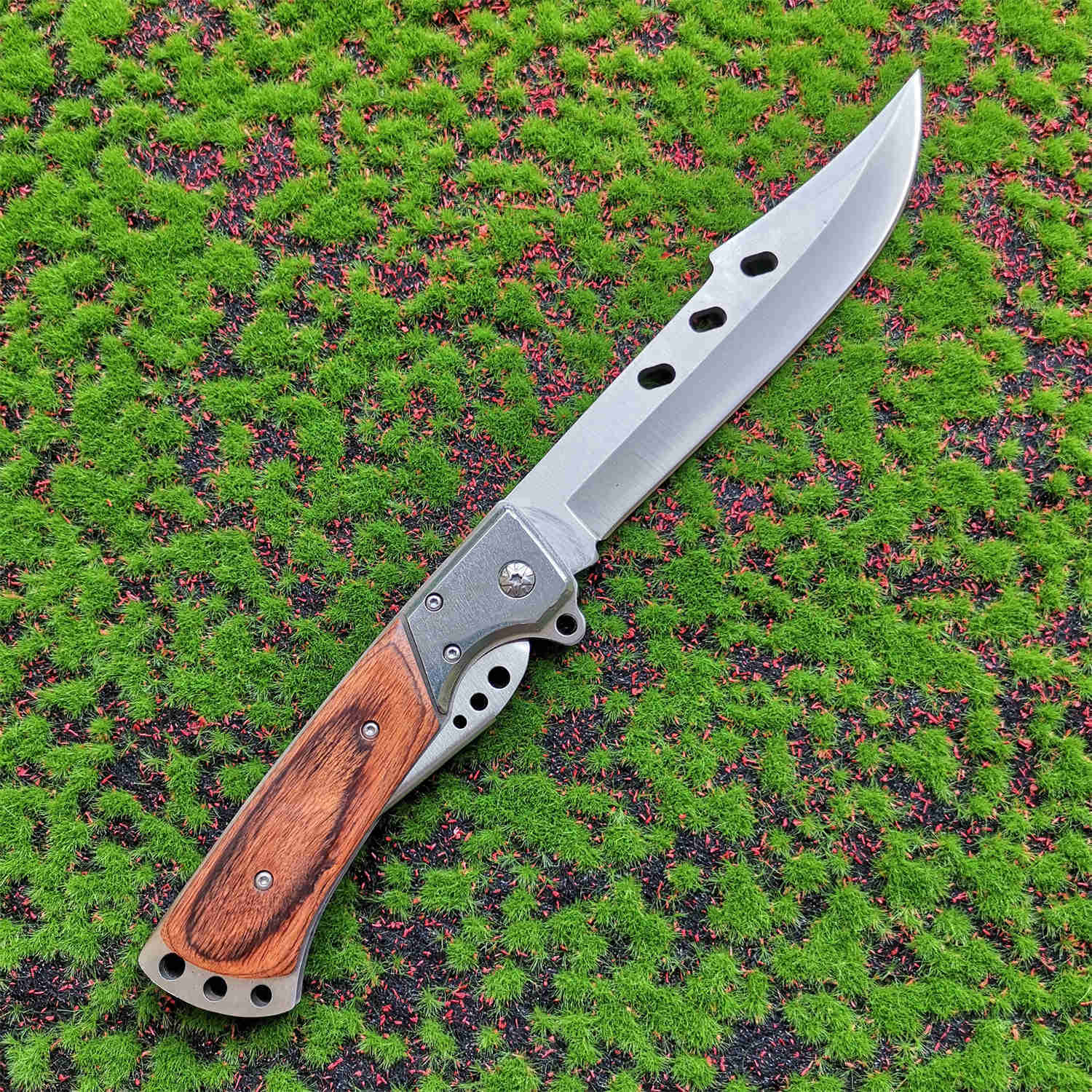 Coltello tascabile pieghevole di lusso Autodifesa Jungle Wild Cutter Manico in legno 8CR15MOV Coltelli tattici a lama EDC Strumento esterno