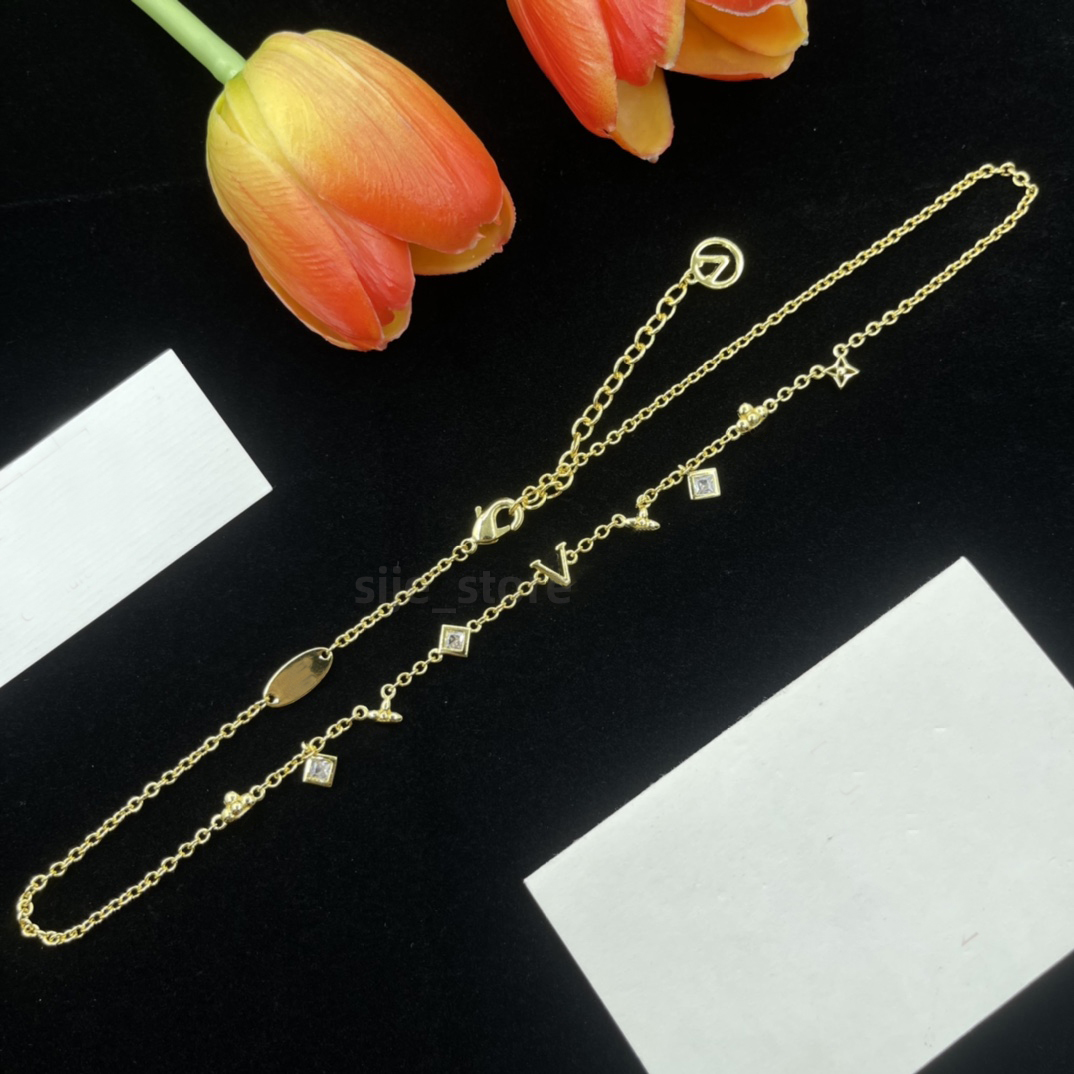 luxury Sweater chain necklaces designer for women flower v letter pendant necklace stainless steel plated gold necklaces womens designer charm jewelry for daily