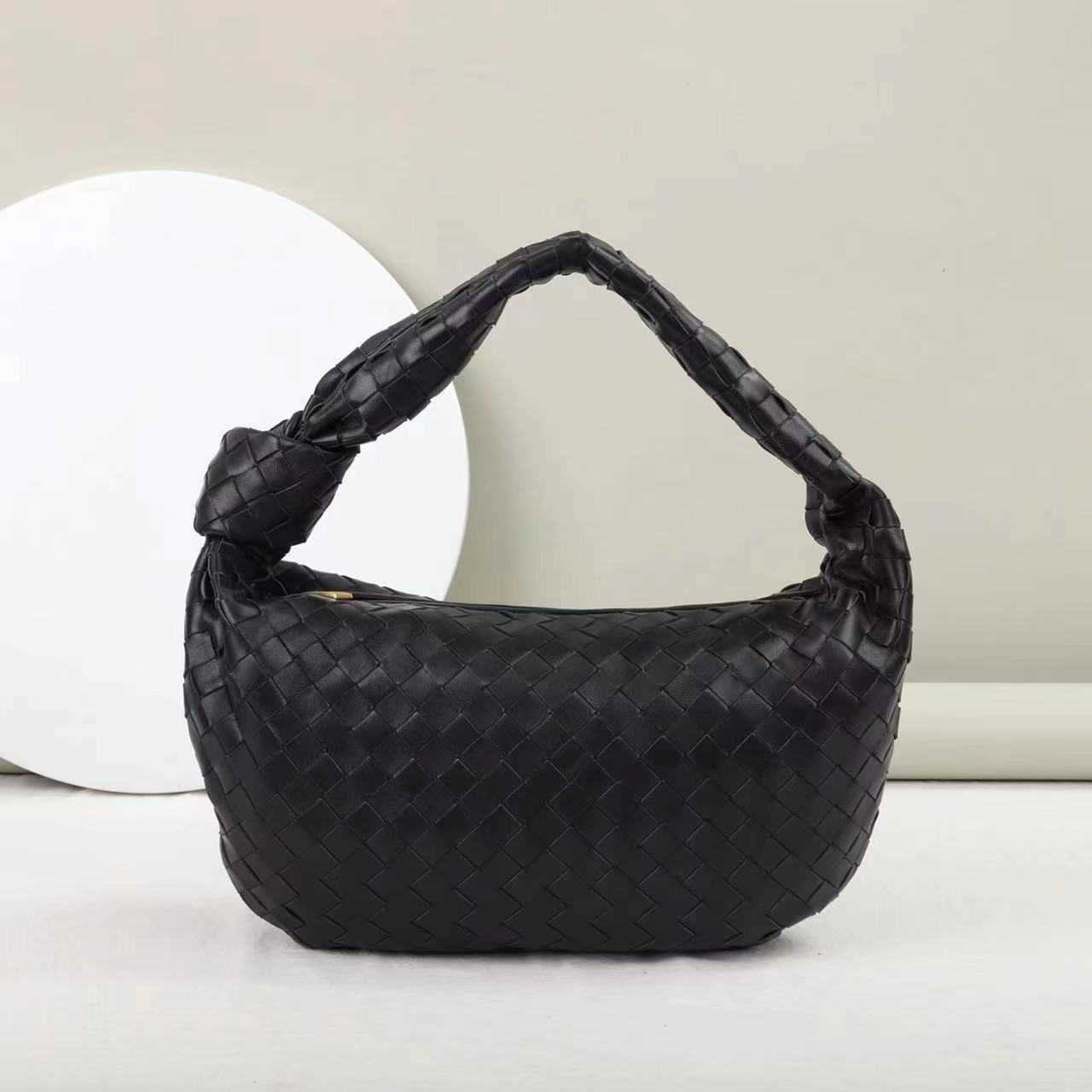 Designer Luxury New Handbags Botteg Vene Baodishjia's same type of sheepskin woven cloud bag large bag casual knotted handbag bag tide XR5GM