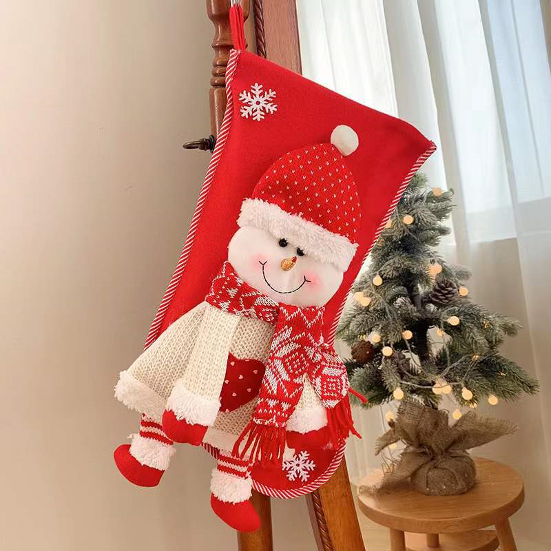 Juldekorationer stickade tredimensionella äldre snögubbe presentpåse julgran dekoration godis väska