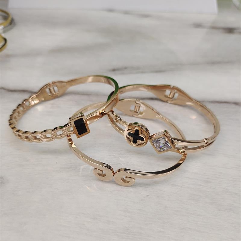 18k gold Fashion Charm bangle Titanium Steel Bangle Open Cuff Love couple Bracelet Silver Mix Styles Crystal flowers four leaf Clovers Jewelry Wholesales