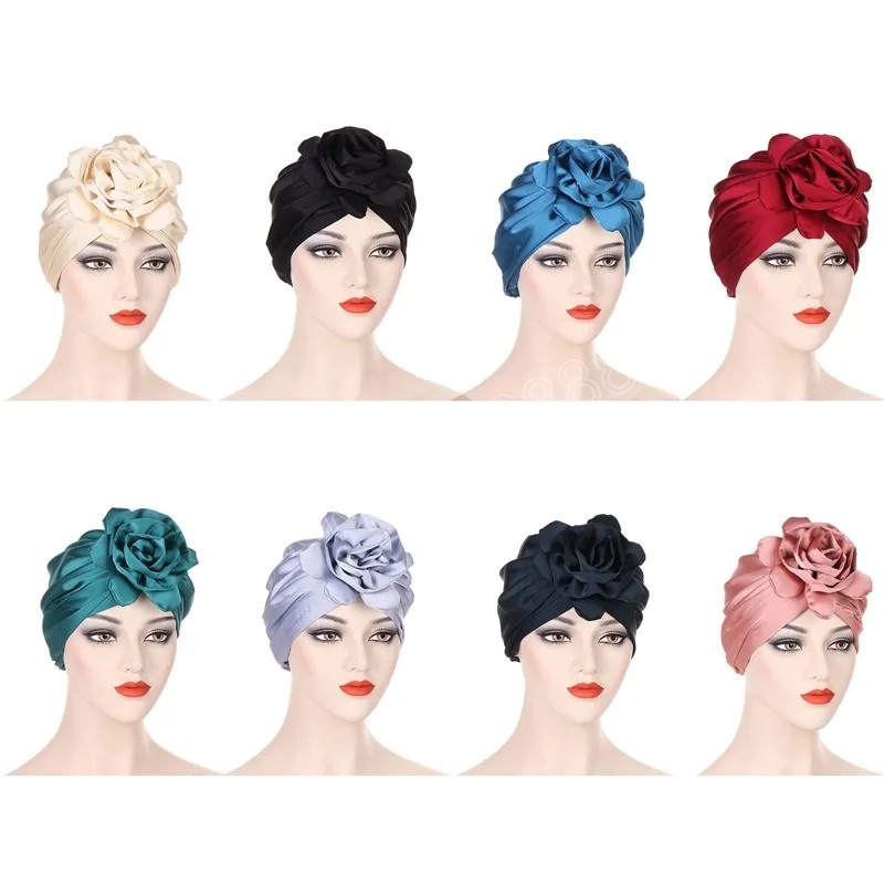Moda kaput yeni başörtüsü kadın şapkası çok renkli saten büyük çiçekler ve elastik kafa bandı türban