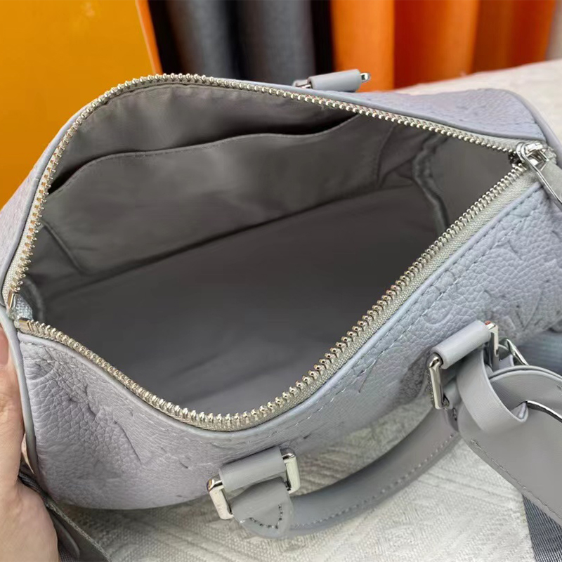 Luxury Handbag Keepall 25 Mens prägling läder axelväska enkel kudd design resväska shoppare totes handväska crossbody väska liten duffel väska man stadshandväskor