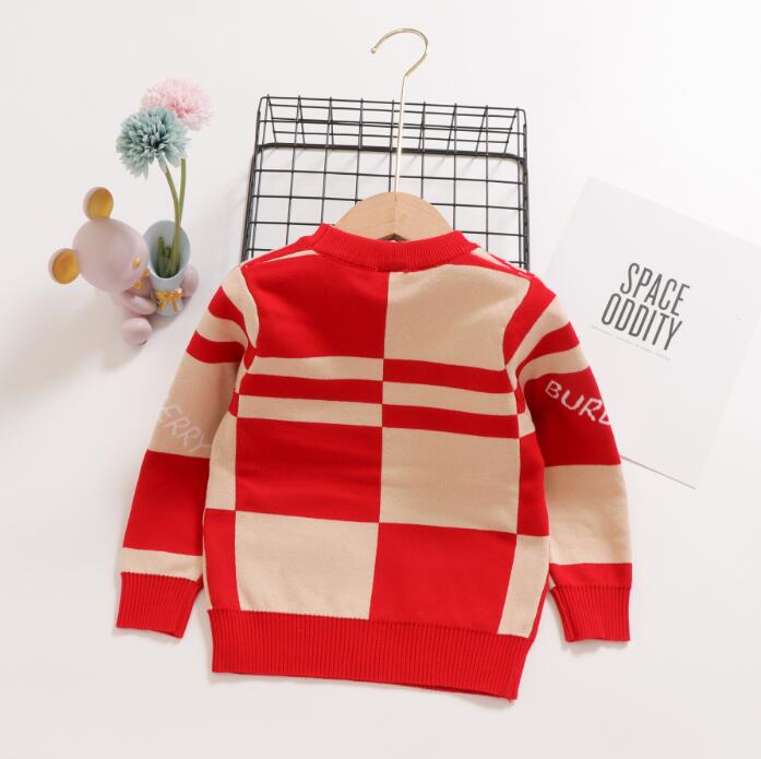春秋の男の子の女の子ブランドセーターの手紙印刷された子供たち長袖プルーバー子供編みプルオーバーチャイルドセーター