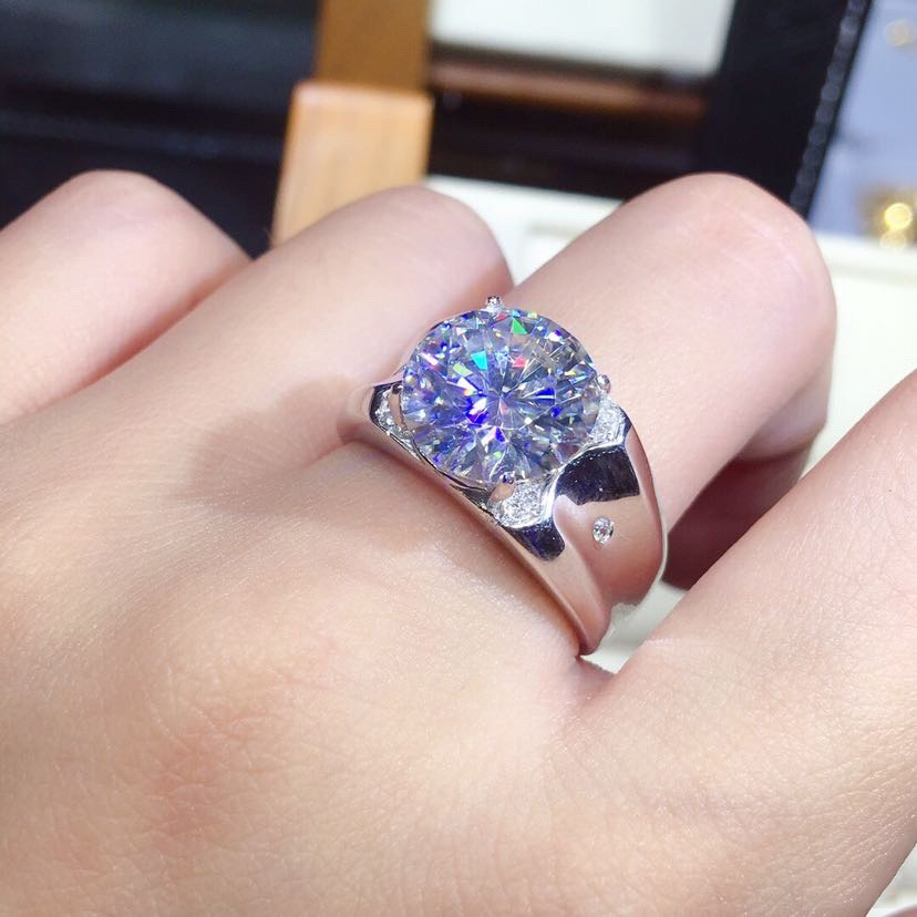 الذكور المصنوعة يدويًا 5CT Lab Moissanite Diamond Ring 925 Sterling Silver Engagement Band Band Rings for Men Party Gift