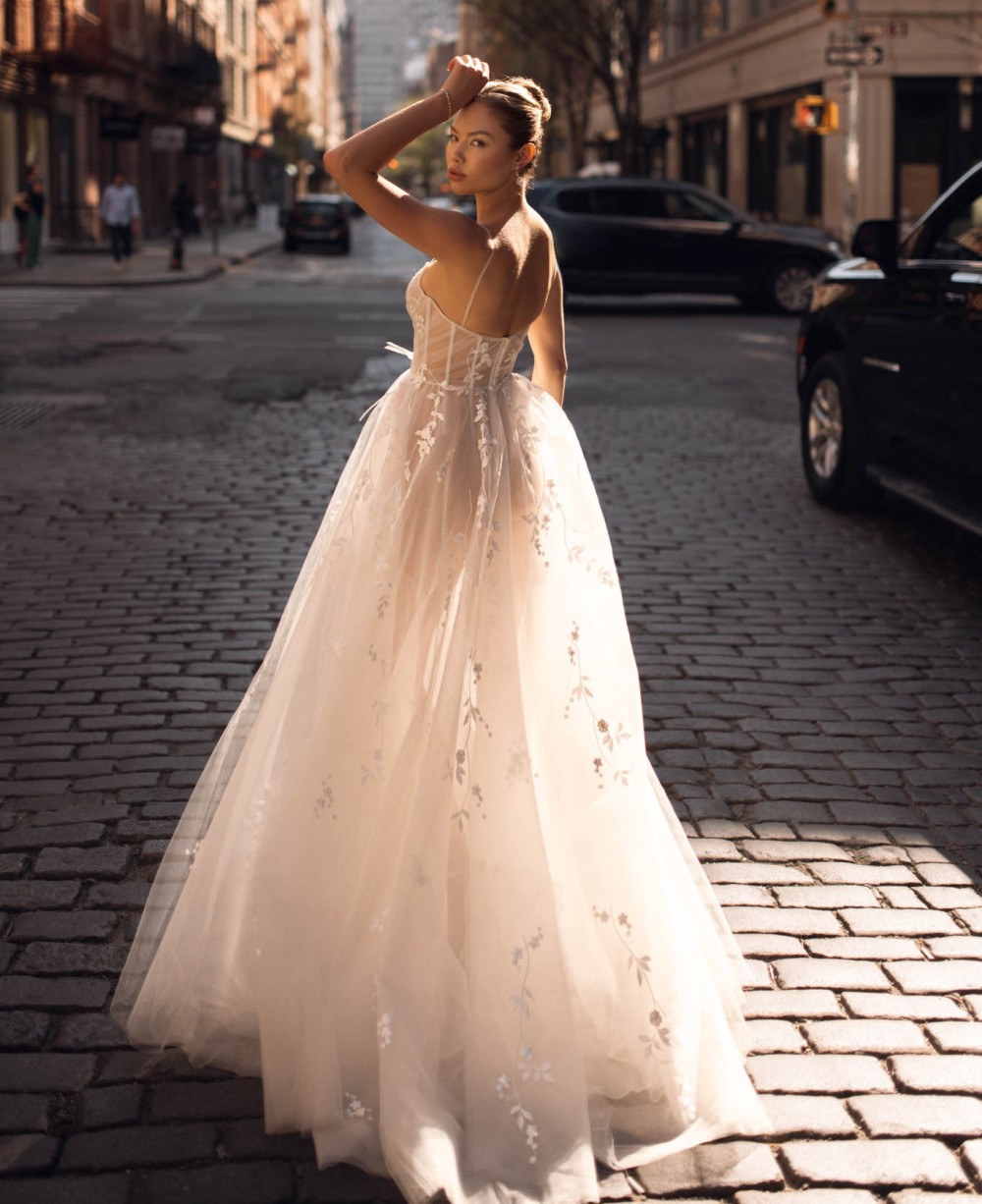 Berta rendas vestidos de casamento uma linha vestidos de noiva apliques cintas de espaguete decote uma linha tule até o chão vestido de novia