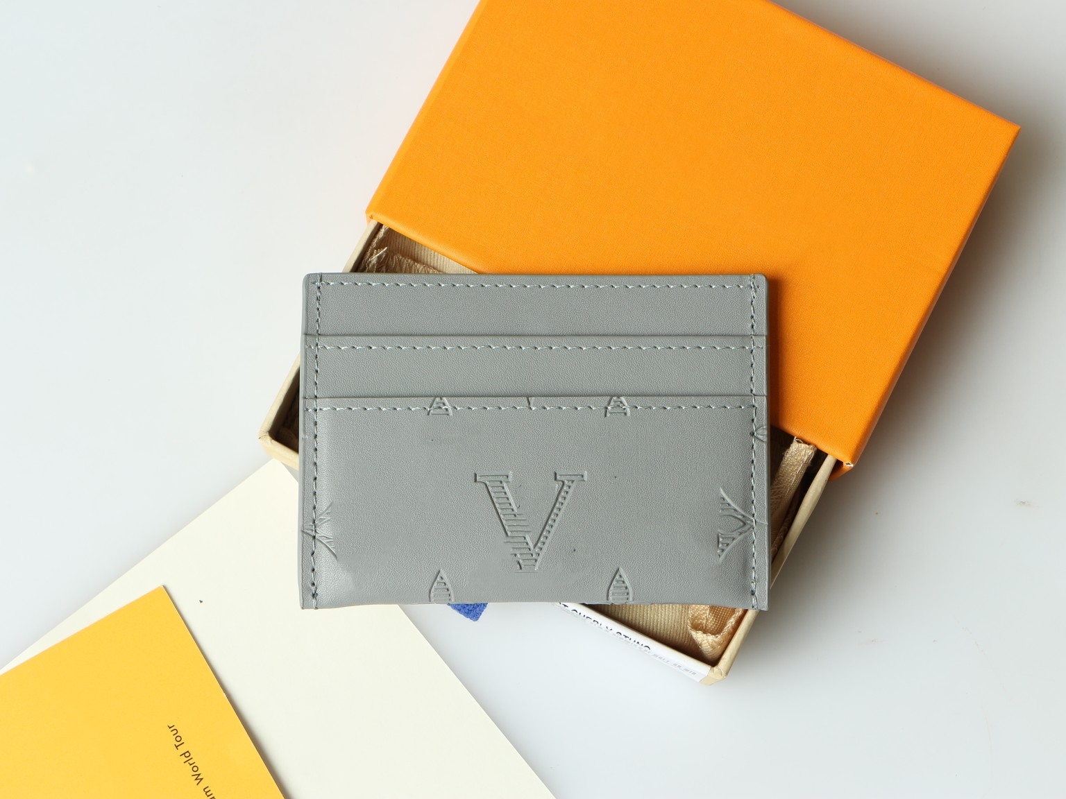 Lyxvarumärke Mens Short Wallet Classic Brand Sketch Letters Zippy Vertikal plånböcker Designer Märke Black Card Holders Long Suit Clip Storage Clutch Bags Coin Purses