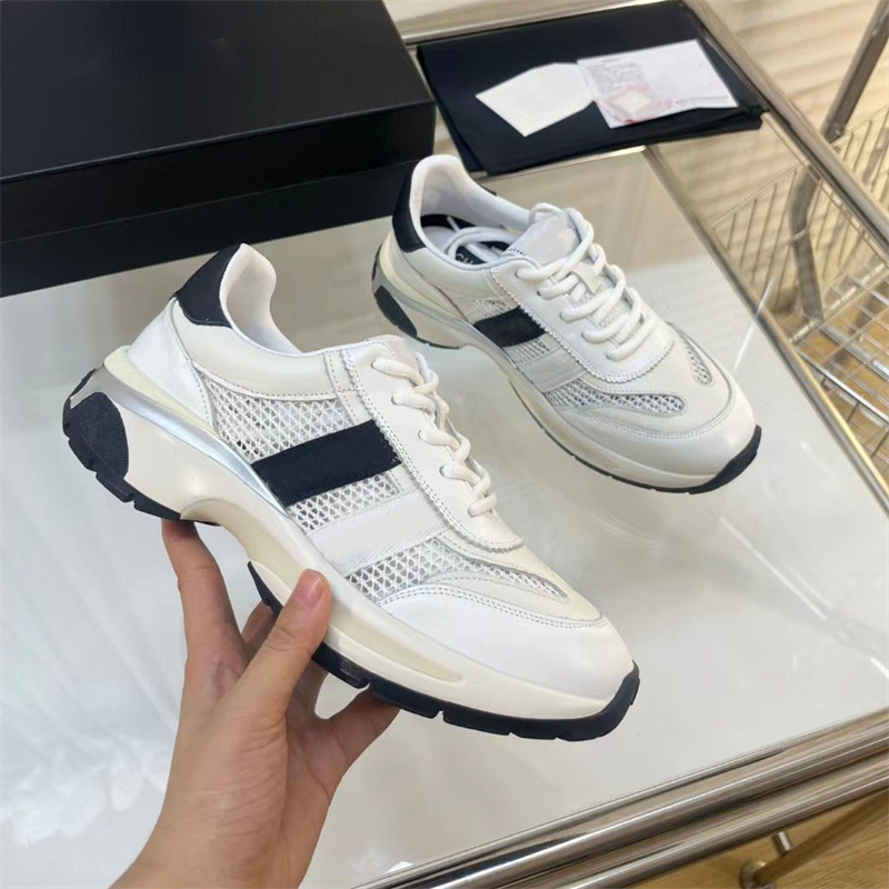 Thick Sole Casual Shoes Fashion Brand Mesh Woman Lace Up Sneakers Female Sports Running Shoes Flats New Summer Breathable Shoes Designer Footwear