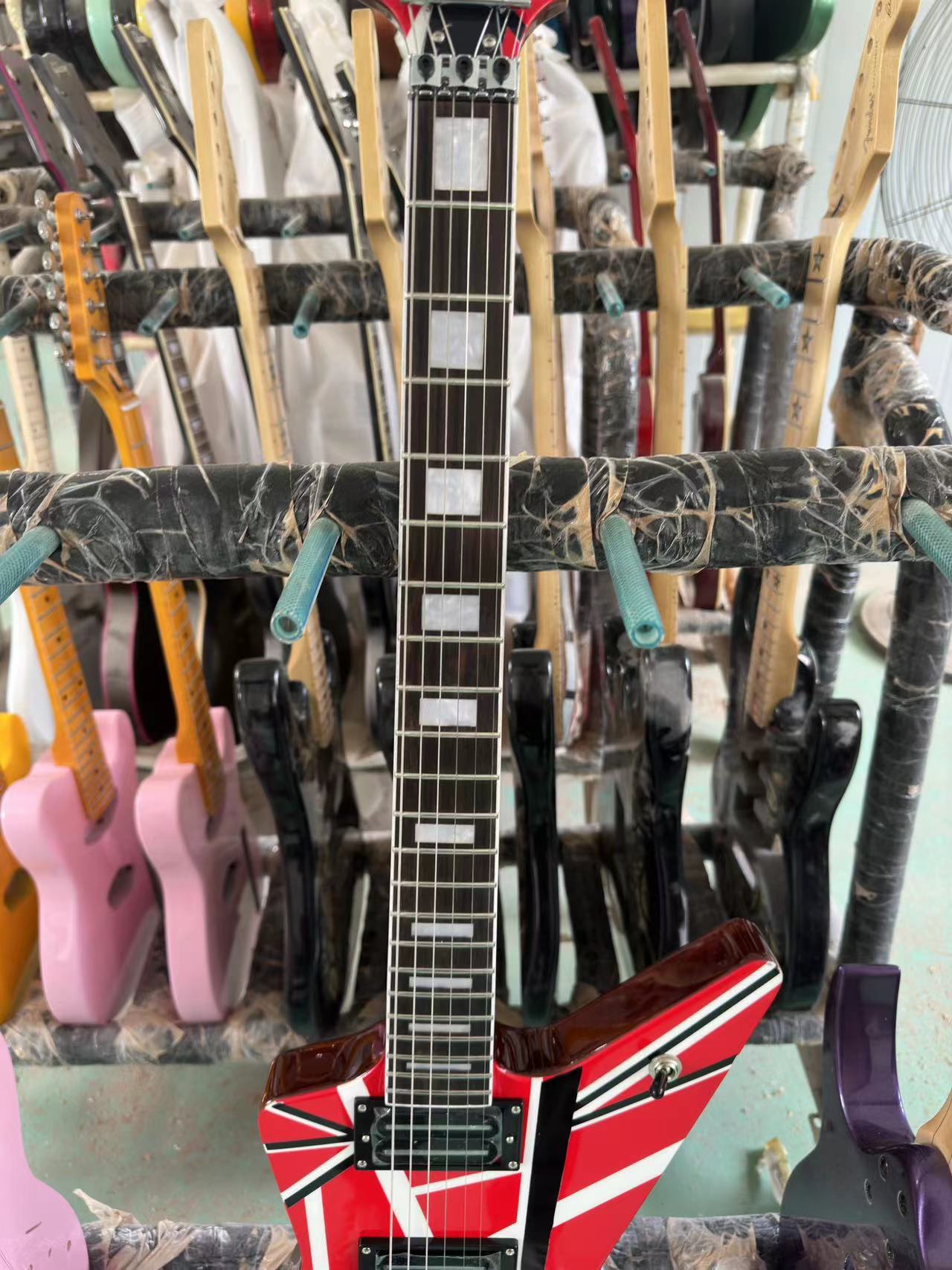 Dawnking Dean Dimebag Darrell Electric Gitara High End Dostosowywany gitara elektryczna, w tym poczta. Dostawa punktowa