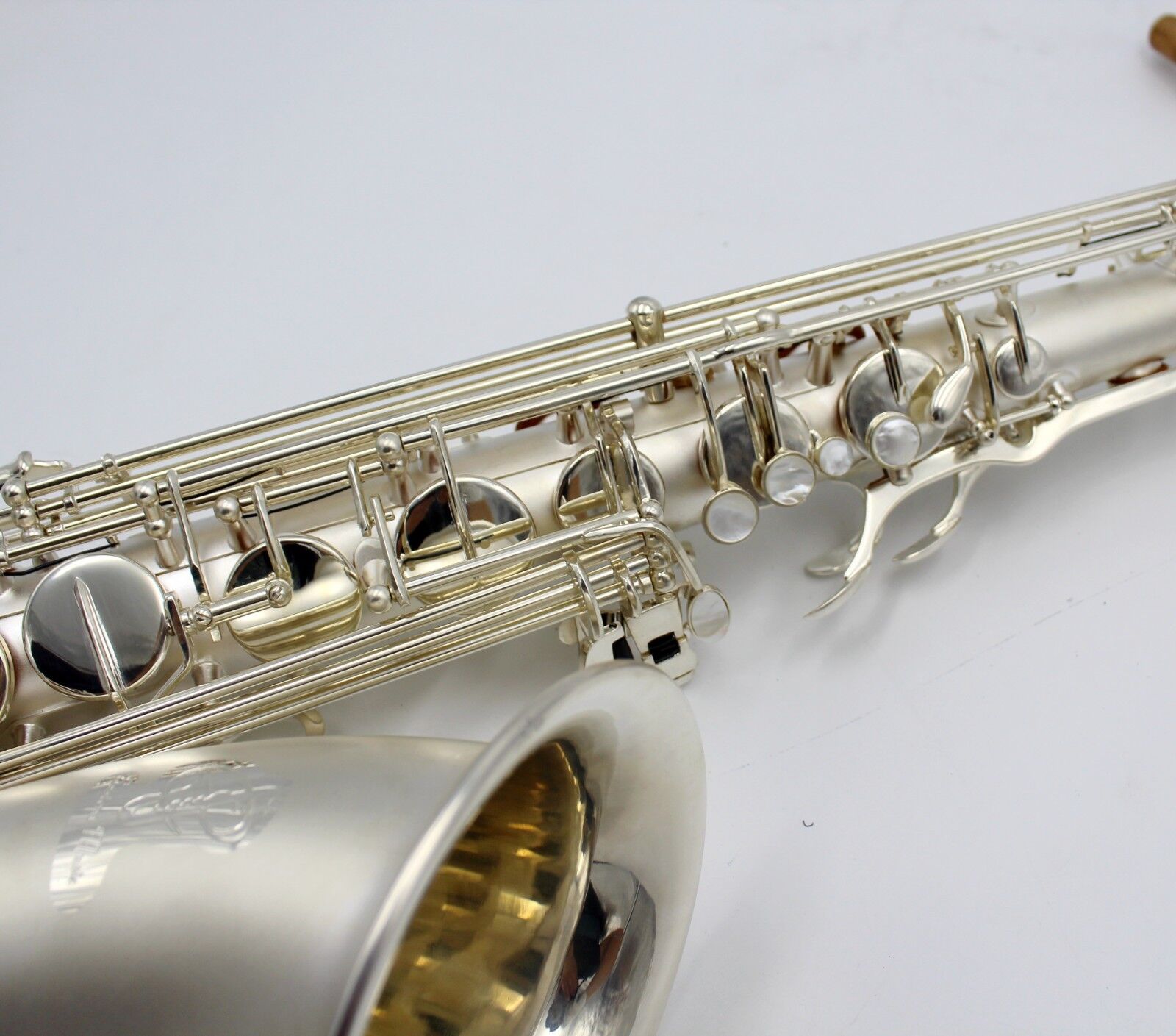 Ny B Flat Eastern Music Satin Silver Plated Tenor Saxophone Tenor Sax med Case