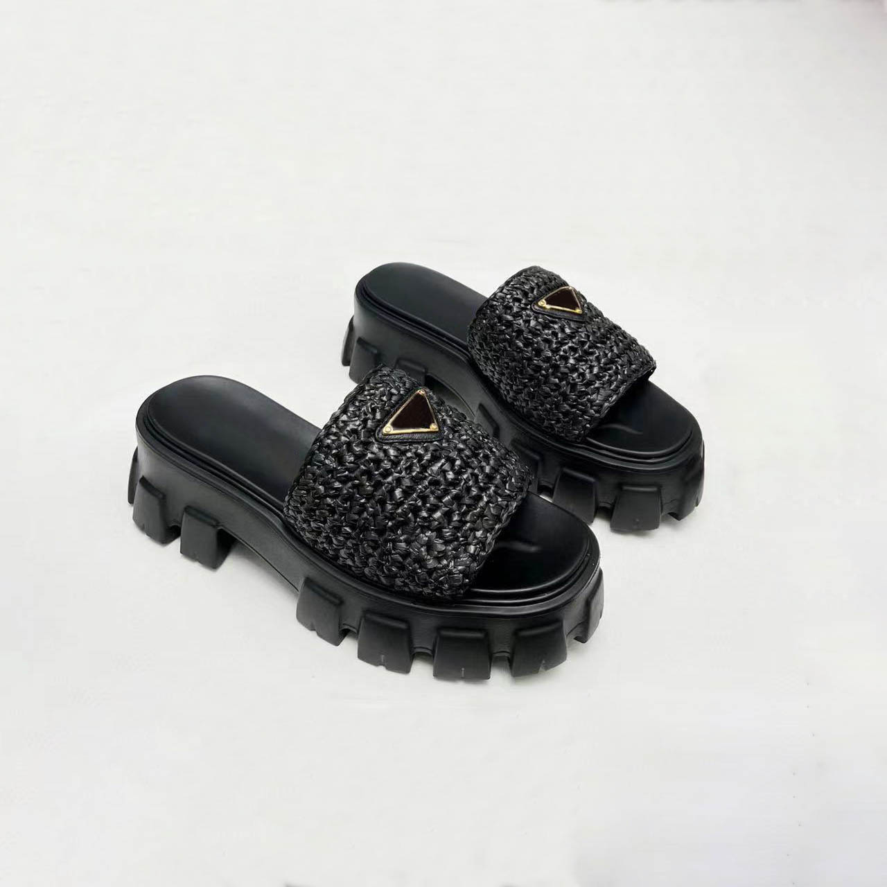 Avec boîte Sandales Pantoufles Diapositives Chaussures Casual Slide Slide Designer Femmes Slipper Flip Flop Marque de luxe Maison légère Sandales noires