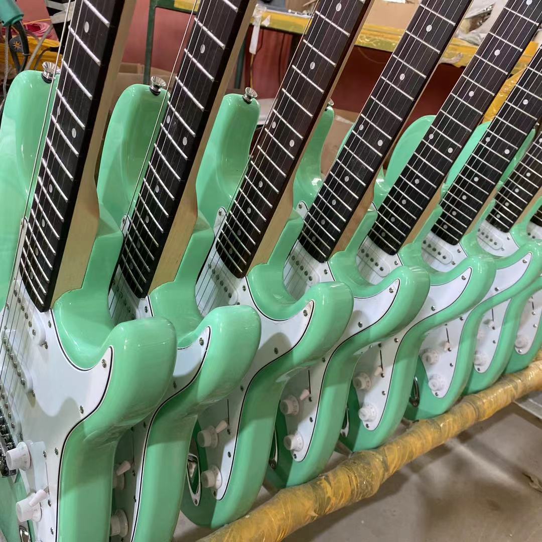 Electric St Guitar Surf Surf Green Renk Gül Ağacı Klavye Ücretsiz Nakliye