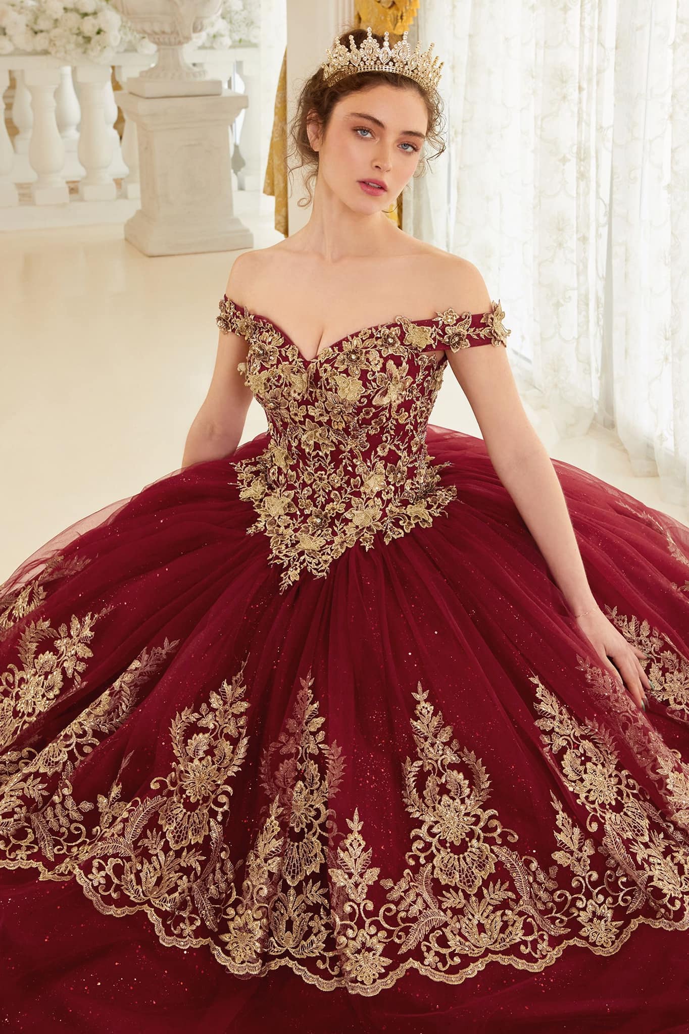 Burgundy Ball Gown Lace Quinceanera Dresses Beaded Appliqued Prom Gowns Off The Shoulder Neckline Sequined Tulle Sweet 15 Corset Masquerade Dress