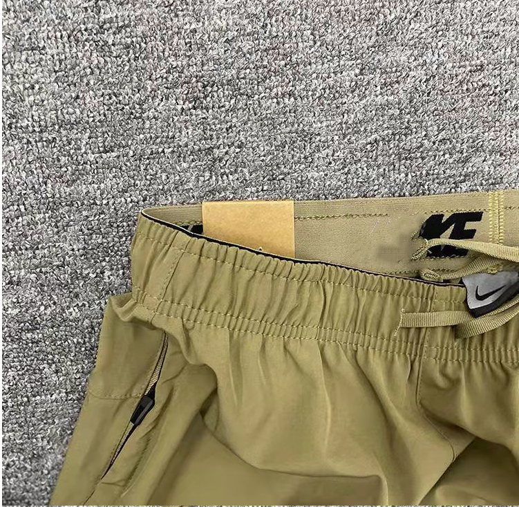 Summer High-End Ice Silk Men's New Shorts Quick-Drying Breathable Thin Loose Beach Pants Sports Casual Training Pant