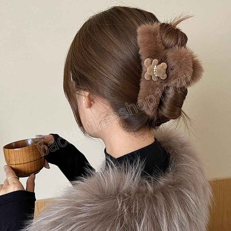 Women Plush Hair Claw Faux Rabbit Fur Hair Clip Soft Faux Fur Barrettes Fashion Hairpin Flocked Bear-shape Hair Accessories