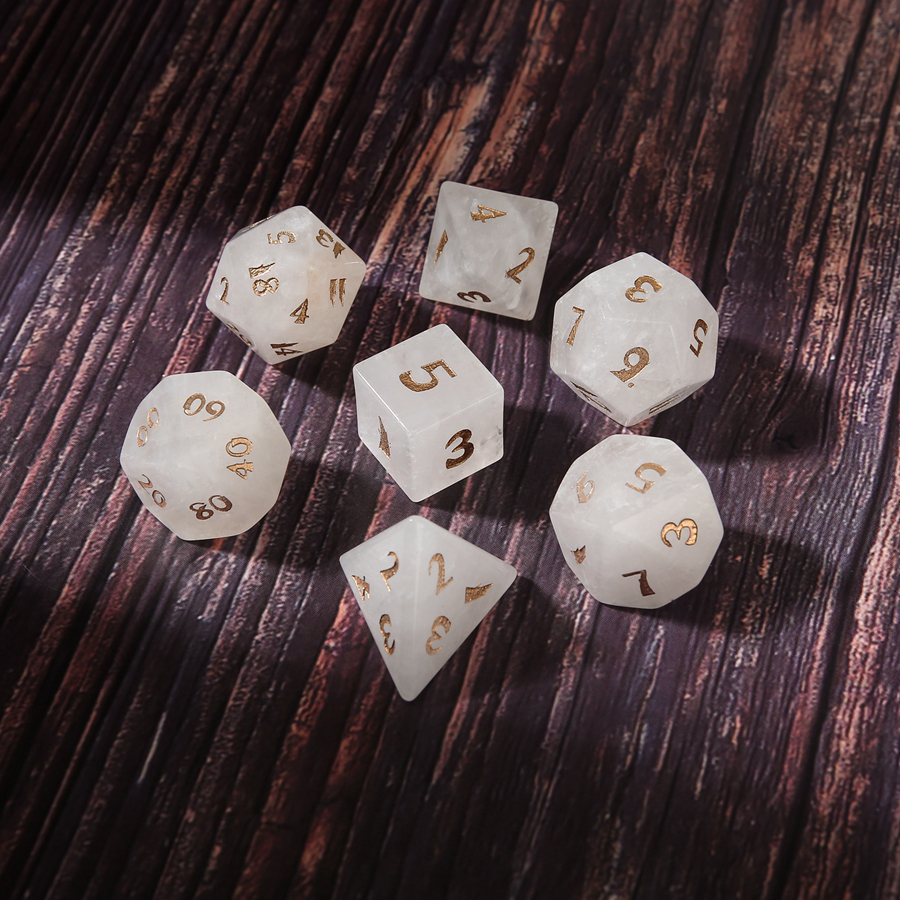 Pietre preziose sciolte poliedriche di cristallo bianco naturale Dadi 7 pezzi Set Dungeons Dragons Set di dadi di cristallo DND Giochi di ruolo Ornamenti Merci spot All'ingrosso Accetta personalizzato