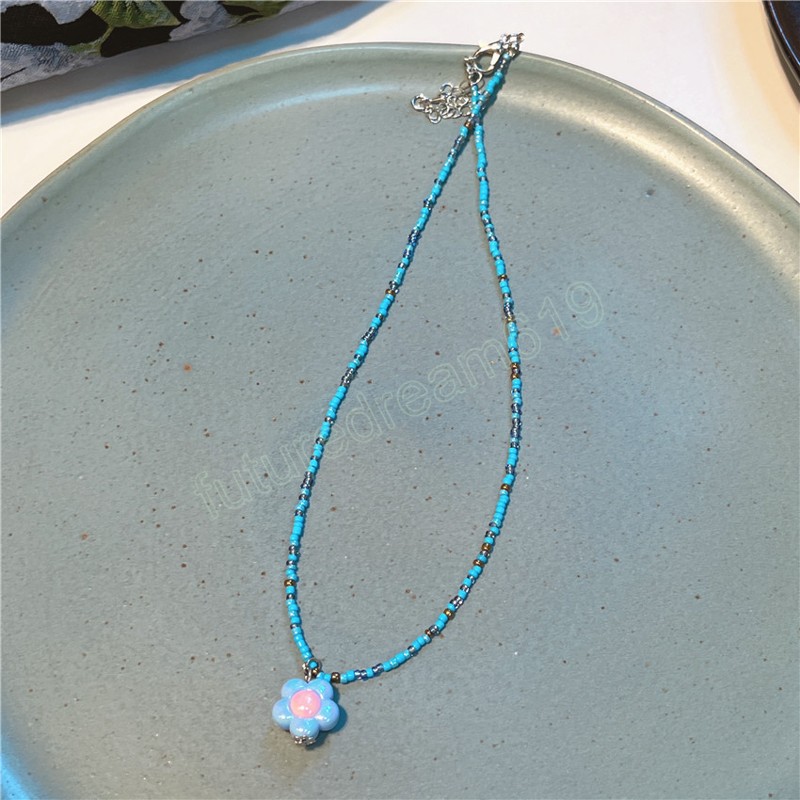 Chaîne de perles colorées en résine, pendentif de fleur, collier pour femmes et filles, chaîne de clavicule tendance, bijoux délicats, cadeau