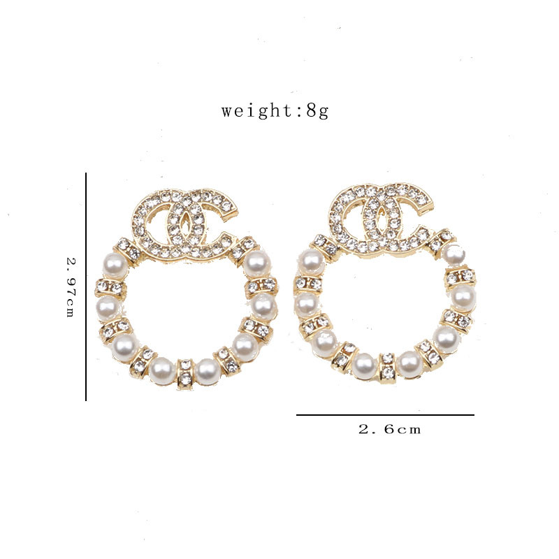 Gold Plated Pearl Diamond Circular Stud örhängen Crystal Rhinestone Pearl Pendant Earring Luxury Designers Double Letters Stud Earring smycken öronstuds