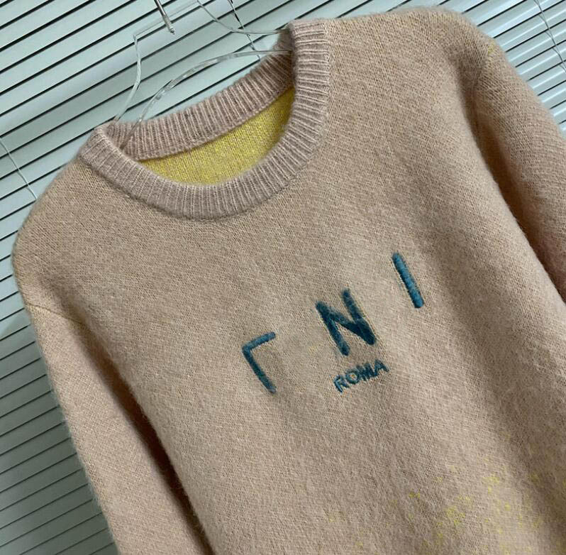 Kvinnors tröjor Designer Autumn Womens Letter Brodery Mohair Sweaters Gradient Färg Pink Tröja Fashion Men Girl Baggy mångsidig stickkläder Pullover Coats DMC