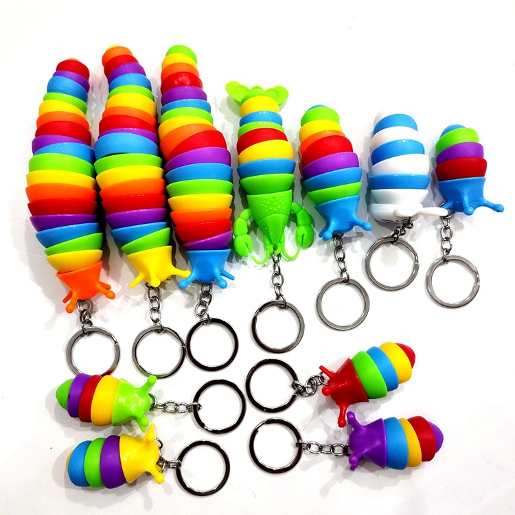 Fidget Keychain Slug Toys Slug Sensory Toys Articulated Stretch Cute Caterpillar Shape Anxiety Stress Reliever Toy for Kids Boys Girls