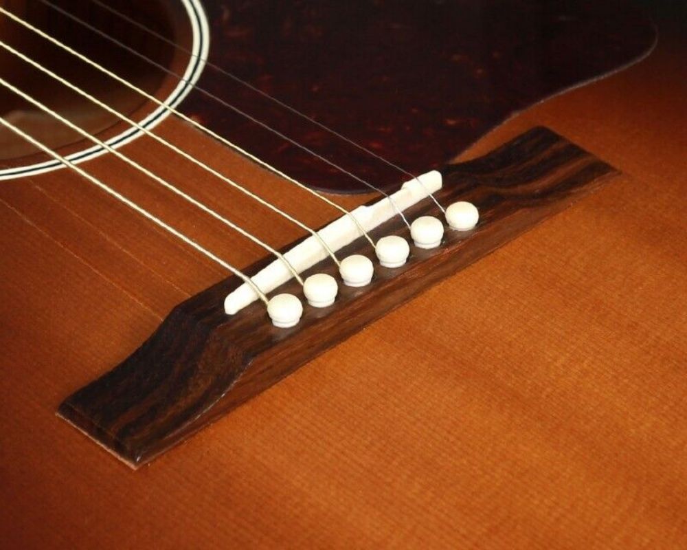 To samo ze standardem L-00 vs Spruce Rosewood Acoustic Guitar 00