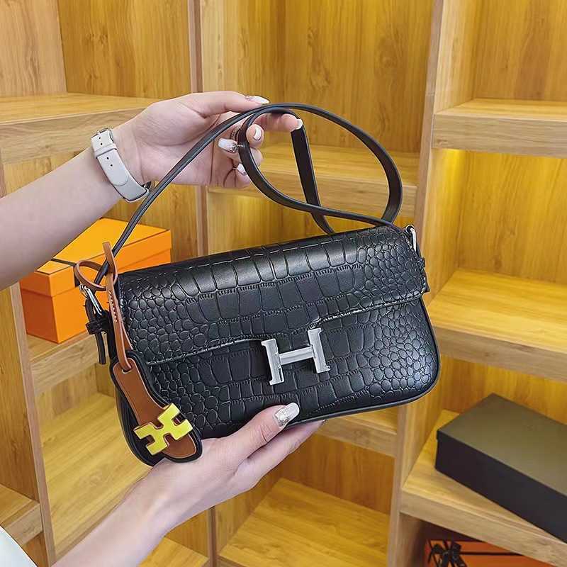 Early Autumn New Womens Solid Color Underarm Street Accessories Handbag sale 60% Off Store Online