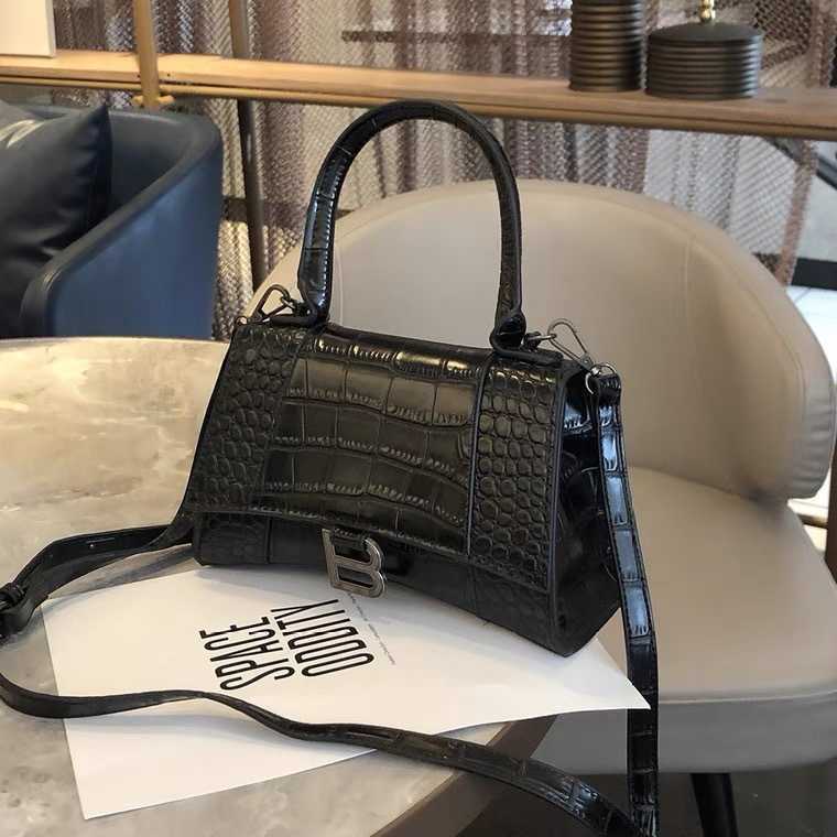 Physical item with new B pattern versatile leather carrying diagonal cross small square Handbag sale 60% Off Store Online