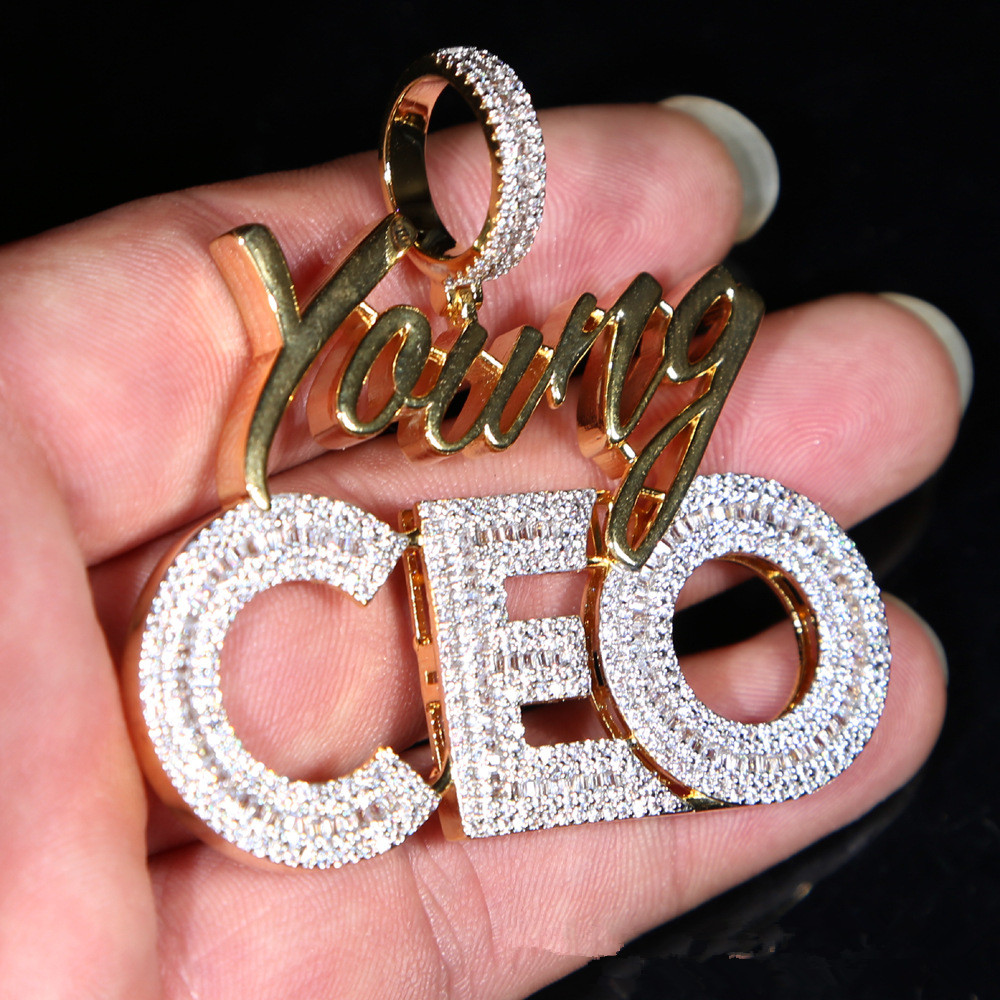 Collana con ciondolo giovane CEO con lettera Hip Hop, regalo di gioielli con lettera di diamanti placcati in oro e argento