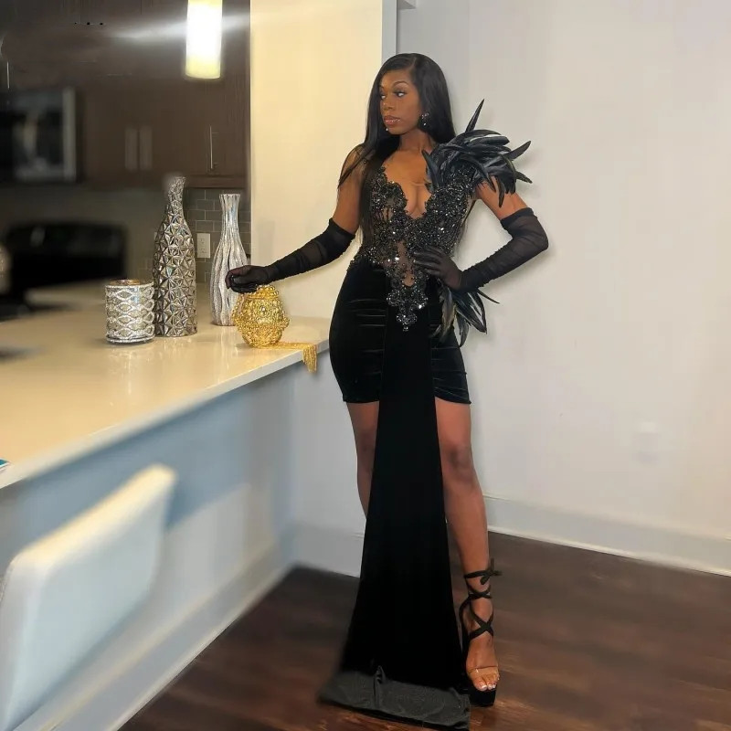 Sexy Little Black Prom Dresses With Train Rhinestone Velvet Mini Birthday Dress Short Party Gowns Feathers Homecoming Wear