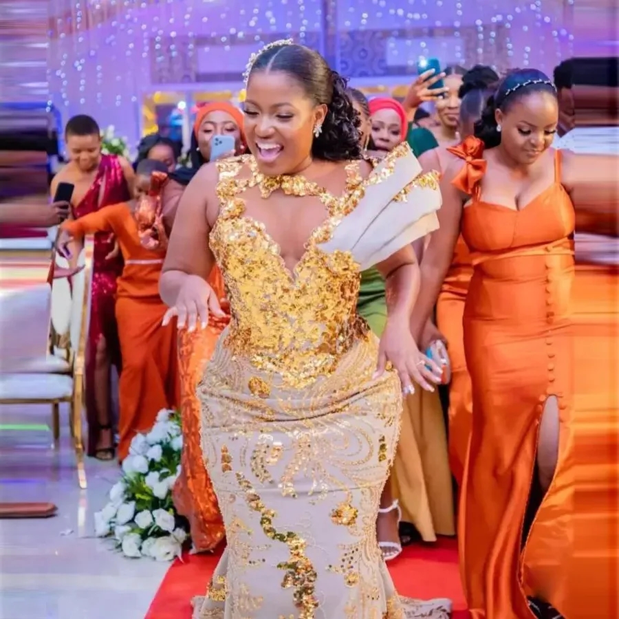 Plus Size African Mermaid Prom Dresses with Sheer Neck Gold Sequined Appliques Sparkly Aso Ebi Evening Dress African Formal Gown