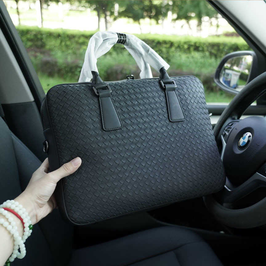 Luxury Laptop Bags Business unisex Fine weaving Briefcase designer Handbags Business Women sacoche Bags warhorse Shoulder Bags 230915