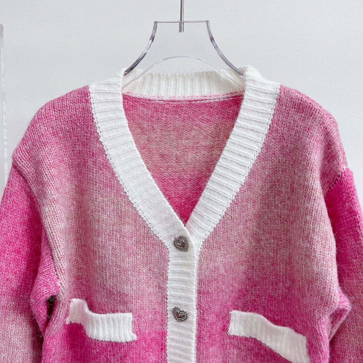 917 2023 Autumn Märke samma stil tröja långärmad v hals cardigan blå rosa mode kvinnors kläder hög kvalitet kvinnor yl