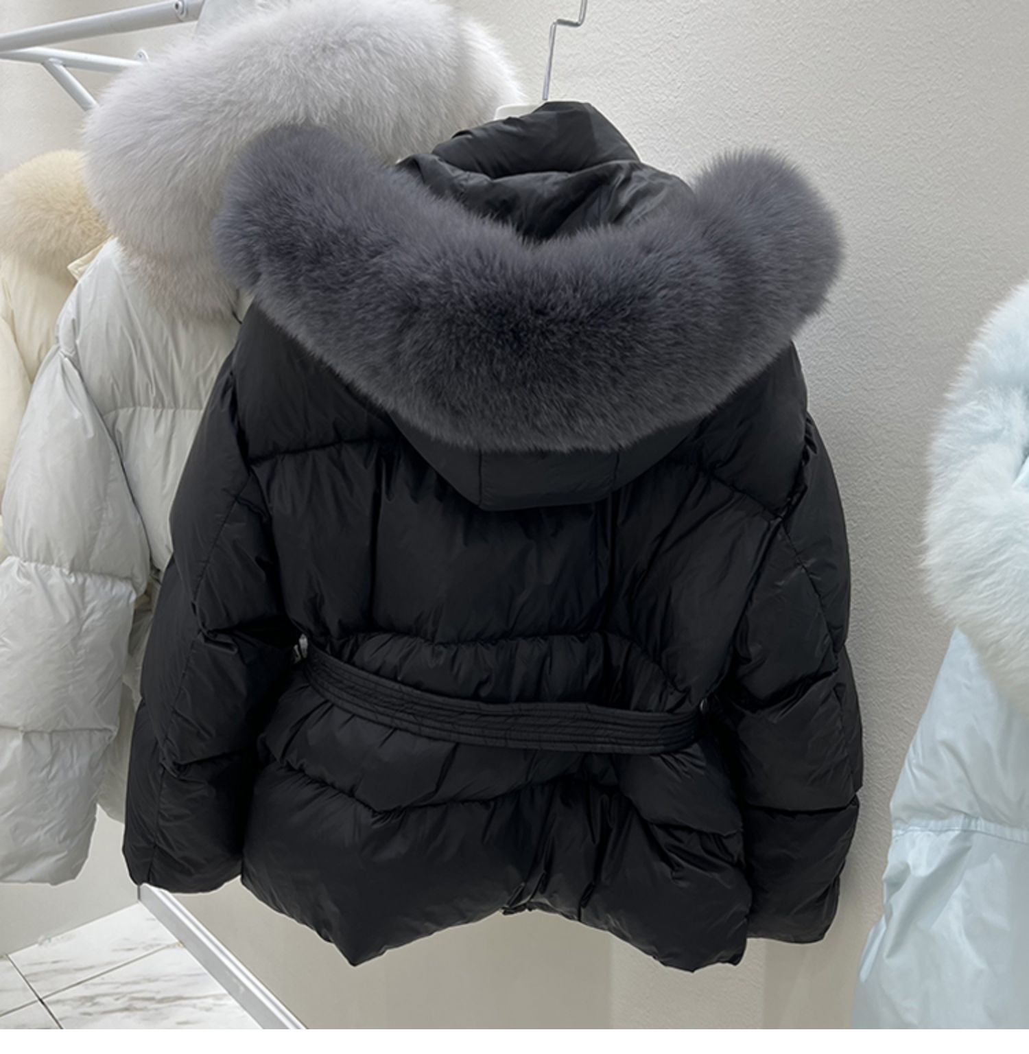 Manteau à capuche en fourrure de renard naturelle pour femme, avec ceinture en duvet de canard blanc, manteau chaud et épais, parkas SM