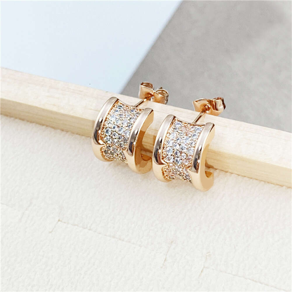 T GG brincos designer bugarl cintura cheia de diamantes brincos de caridade 18k pequena menina vermelha brincos elegantes e versáteis